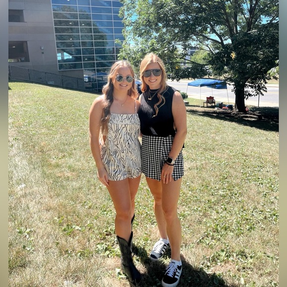 Utopia Romper - Picture 2 of 2